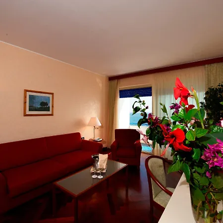 Splendid La Torre 4* מונדלו